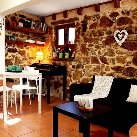 Sweet stone apartment in Imittos Atene Esterno foto